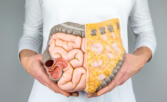 İNFLAMATUVAR BARSAK HASTALIĞI, HASTALARIN SOSYAL YAŞAMDAN KOPMALARINA SEBEP OLUYOR