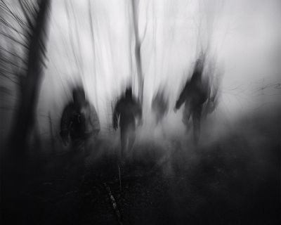 Karanlıkta Neden ‘Bir Şeyler Görürüz’?